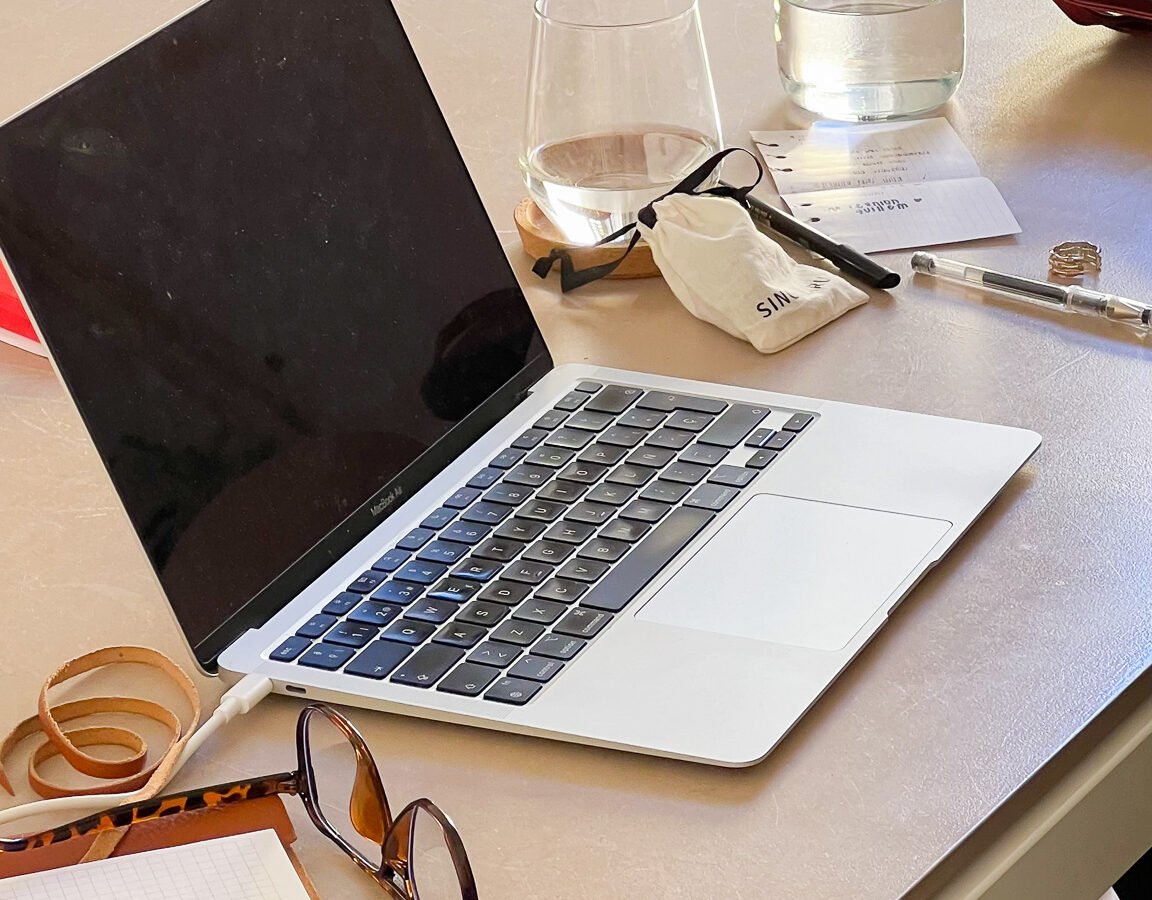 The Quiet Etiquette That Sets Apart Serious Young Professionals