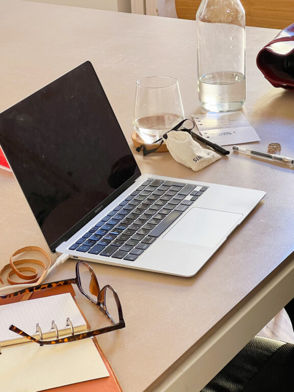 The Quiet Etiquette That Sets Apart Serious Young Professionals